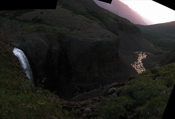 Водопад, вид с верхней долины